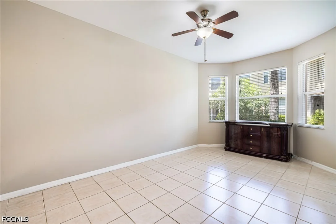 Photo of Unit 5 at 9812 Foxhall Way