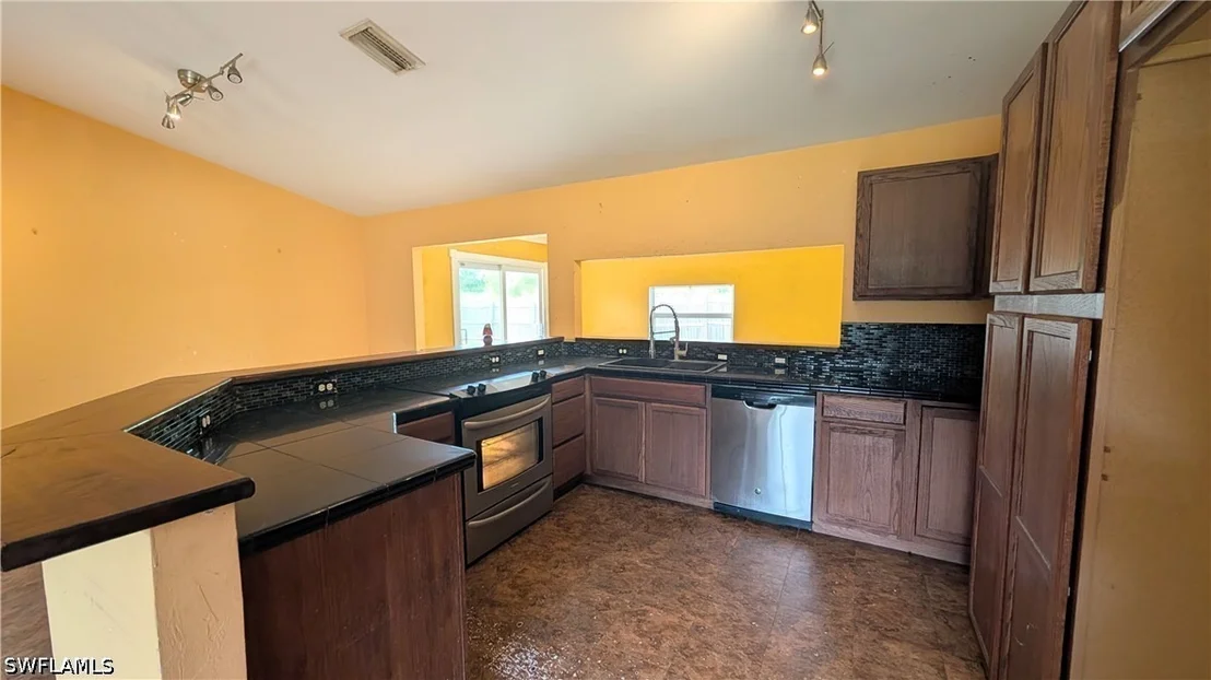 Photo of 521 5th Avenue