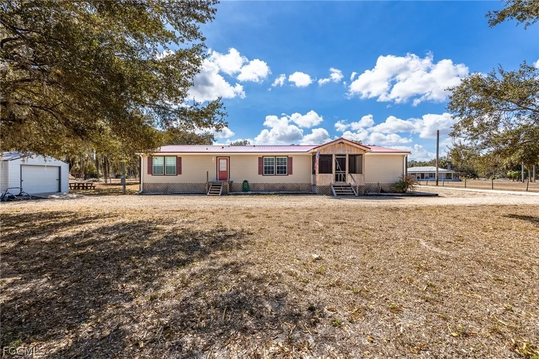 Photo of 2032 Ortona Locks Road