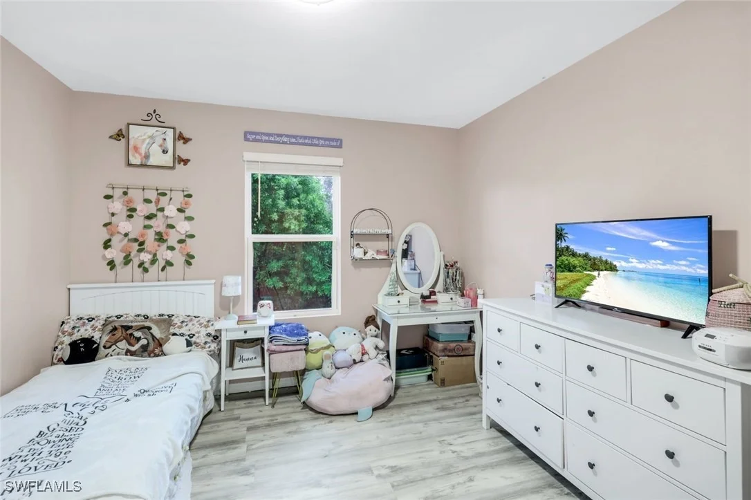 Photo of 4180 68th Avenue NE