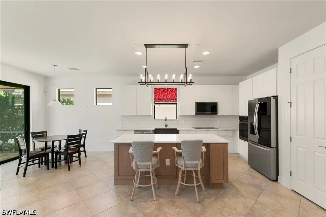 Photo of 6236 Victory Drive