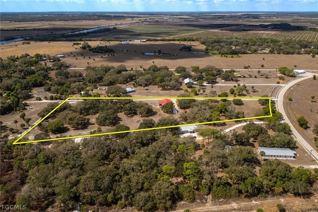 Photo of 2032 Ortona Locks Road