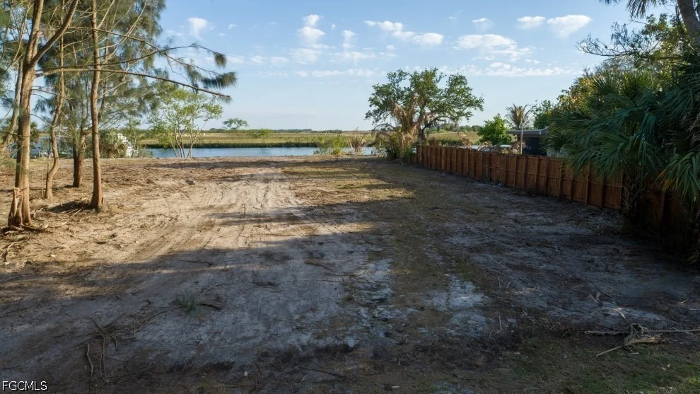 Photo of 1035 W Anchor Lane