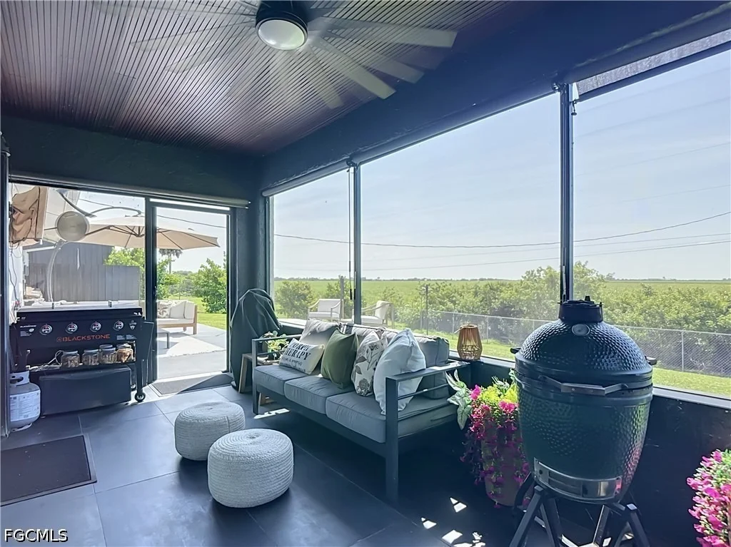 Photo of 2795 River Road