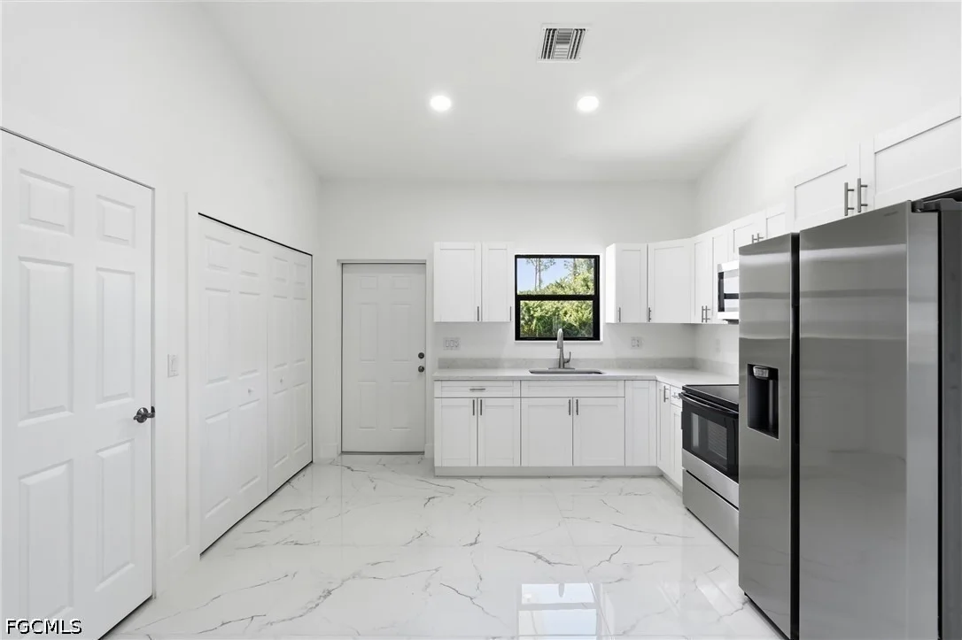 Photo of 156 Carousel Avenue