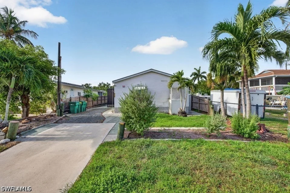 Photo of 656 Palm Avenue