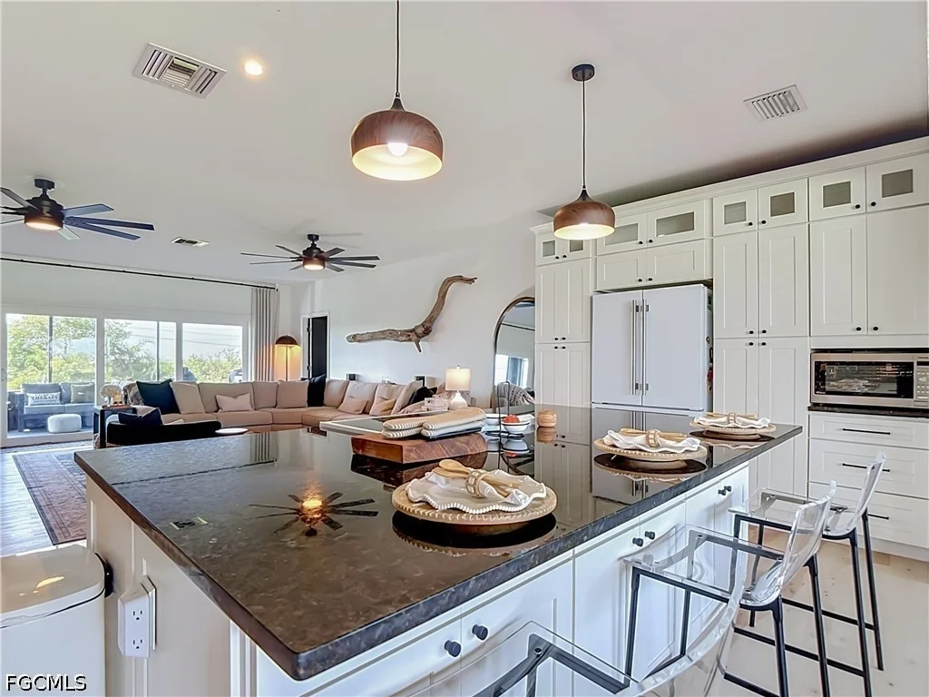 Photo of 2795 River Road