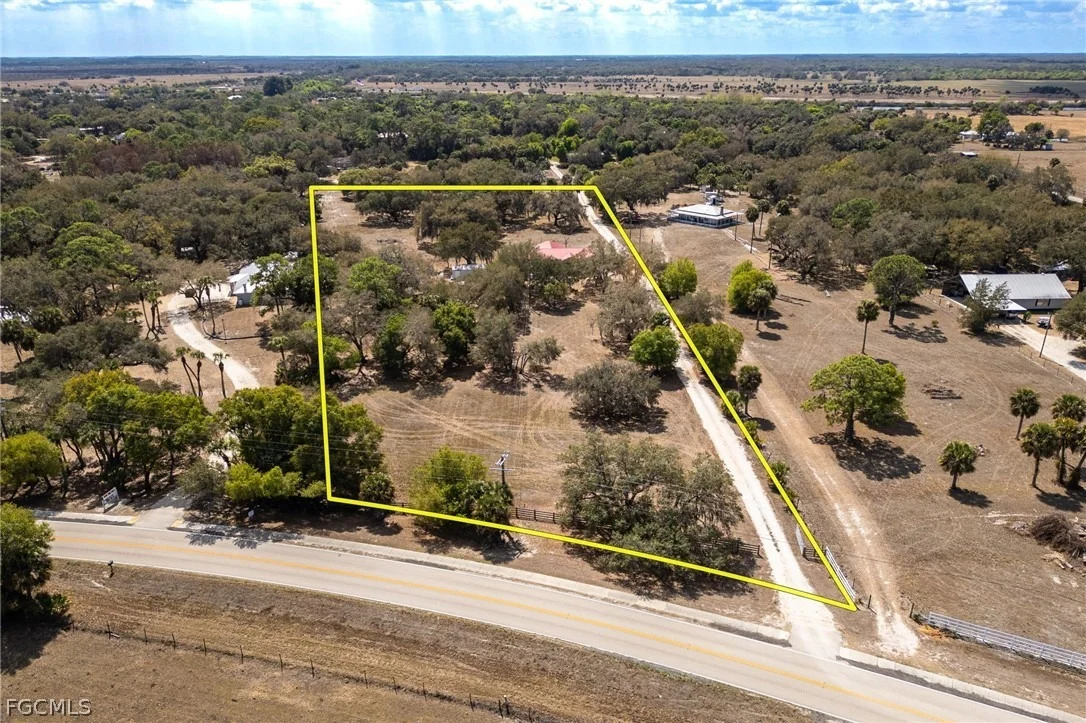 Photo of 2032 Ortona Locks Road
