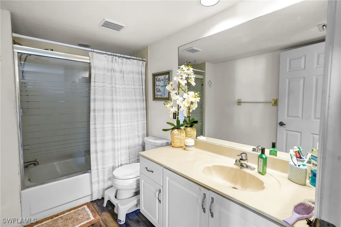 Photo of Unit 10 at 601 Augusta Boulevard