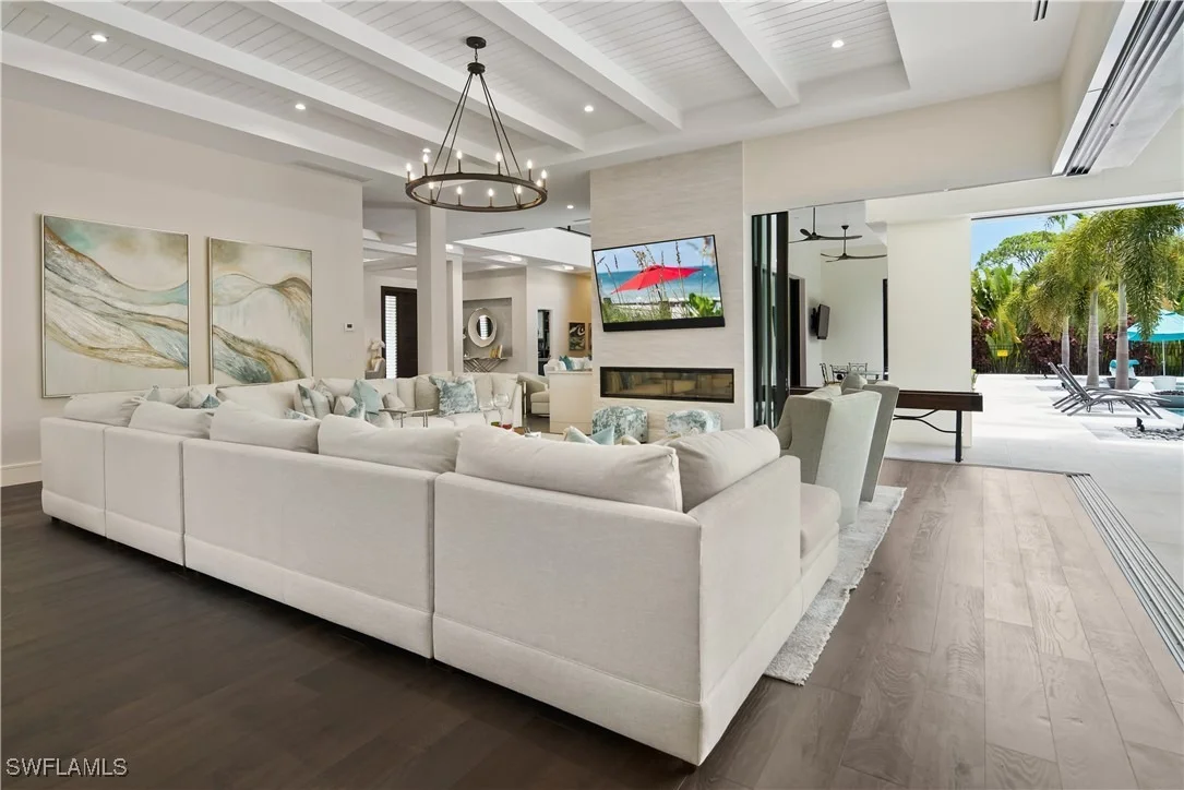 Photo of 882 CASSENA Road