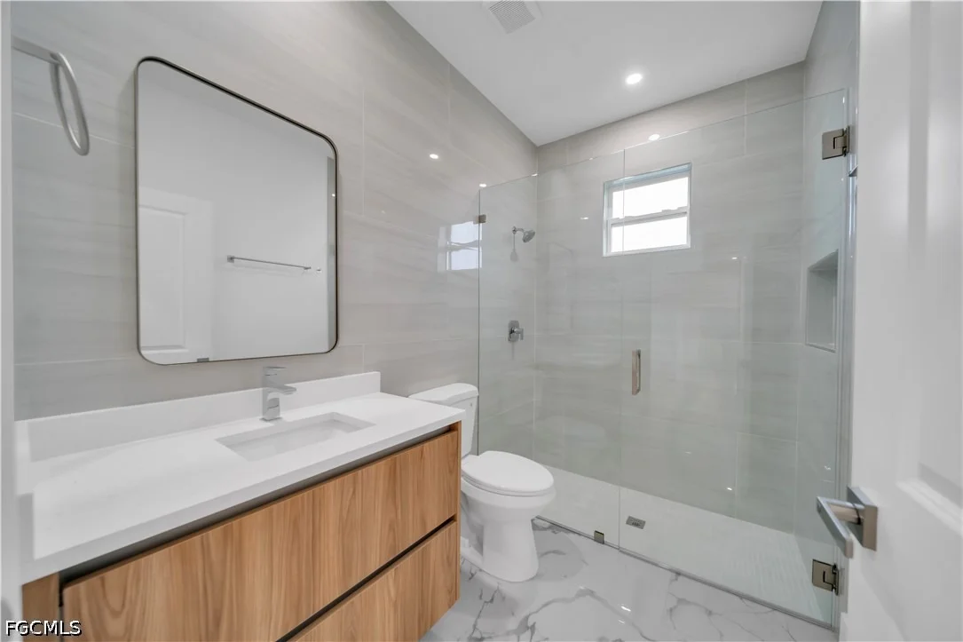 Photo of 435 Petite Avenue