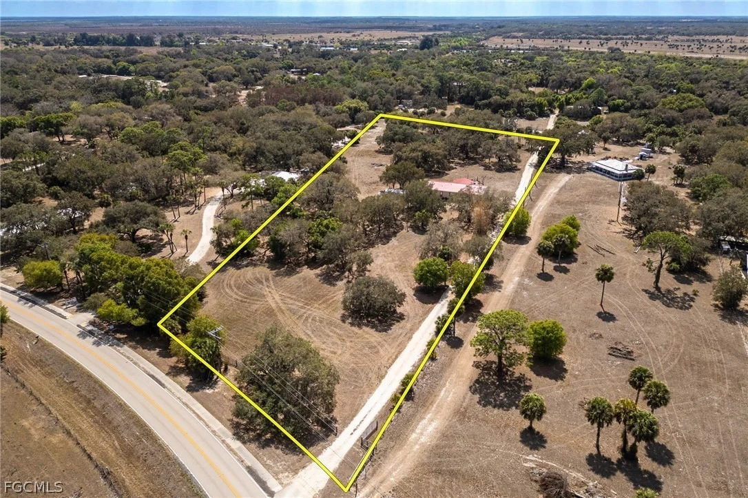 Photo of 2032 Ortona Locks Road