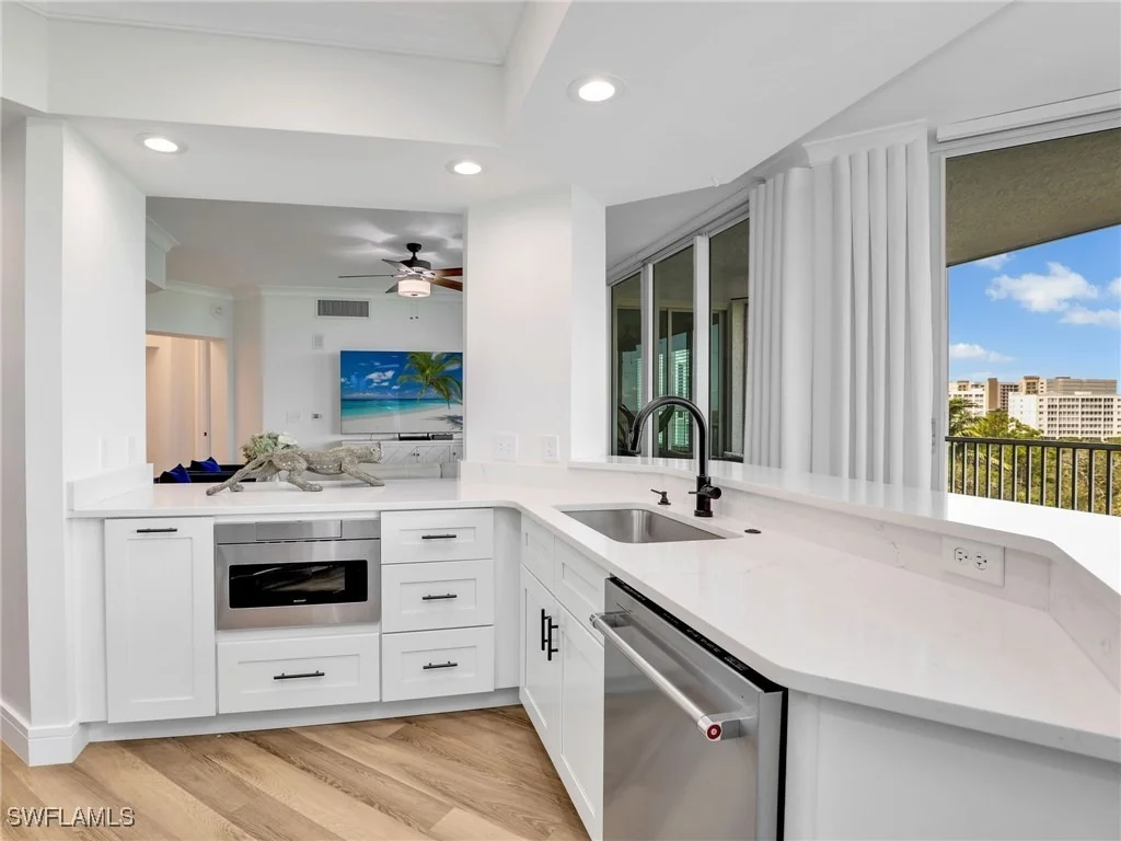 Photo of Unit 403 at 325 Dunes Boulevard