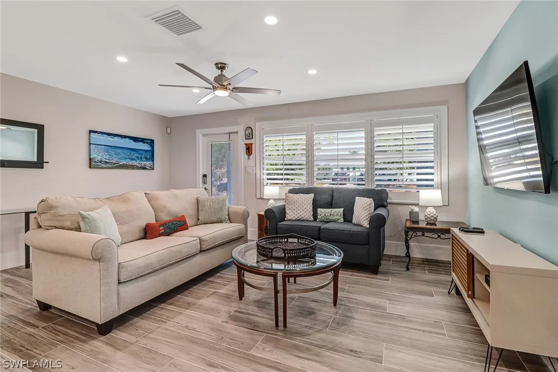 Photo of 3470 Lakeview Drive