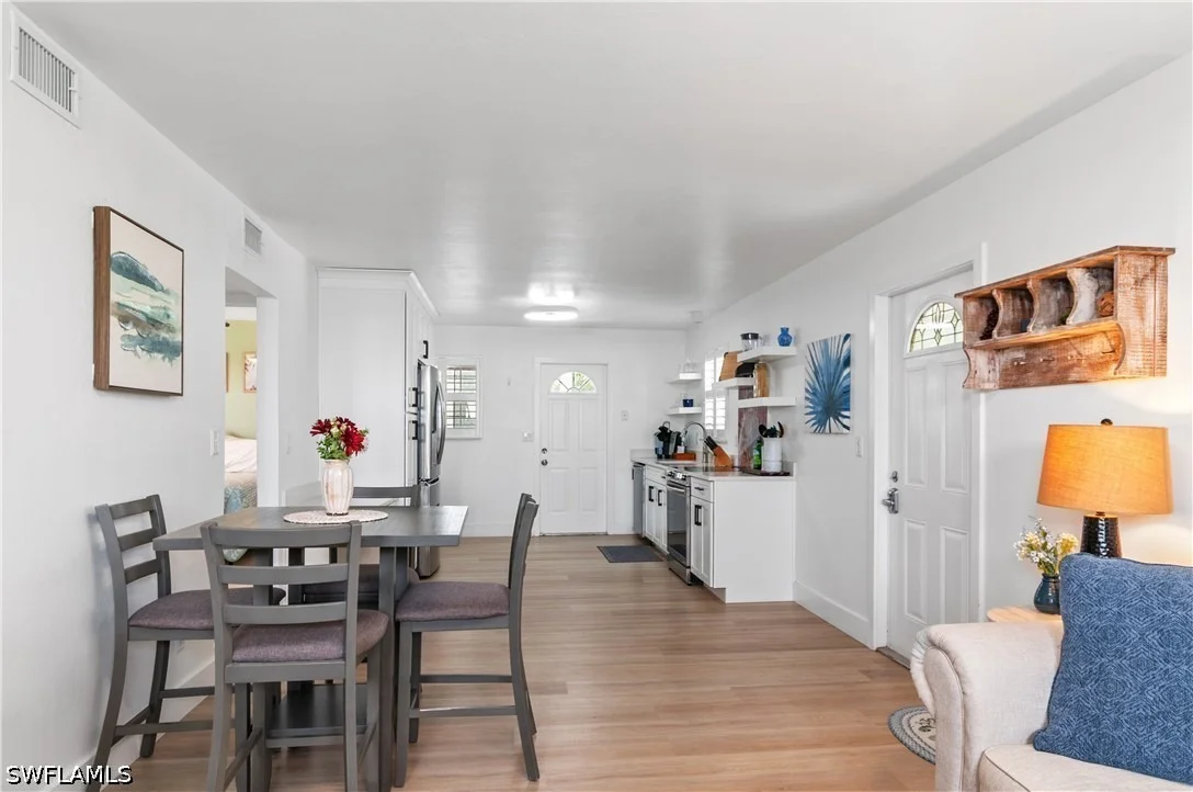 Photo of 1344 West Lane