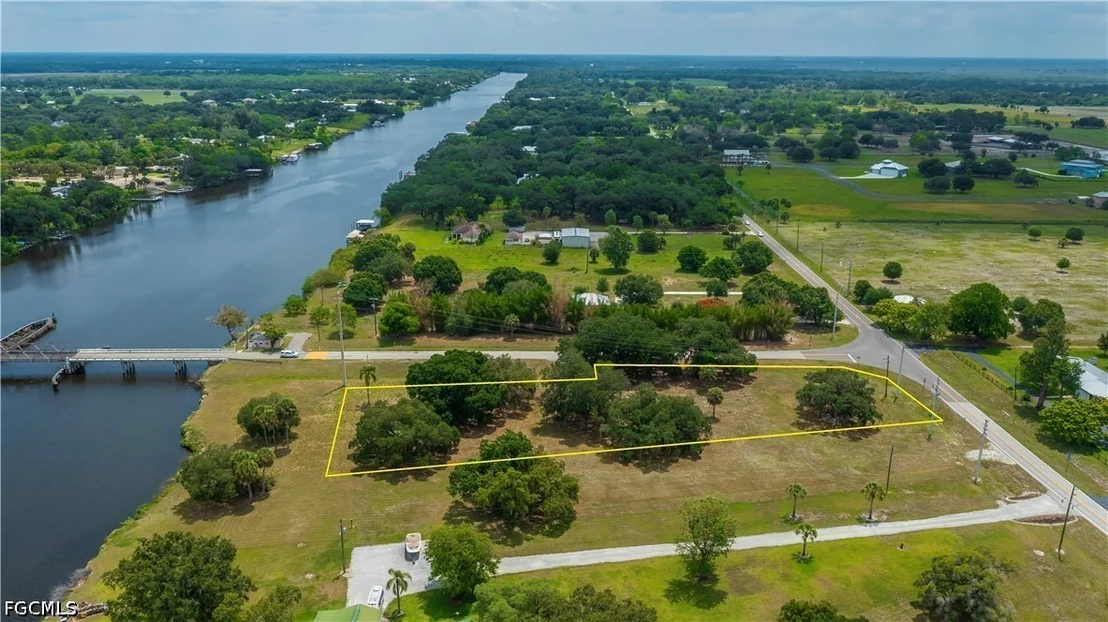 Photo of 75 Ft Denaud Bridge Way