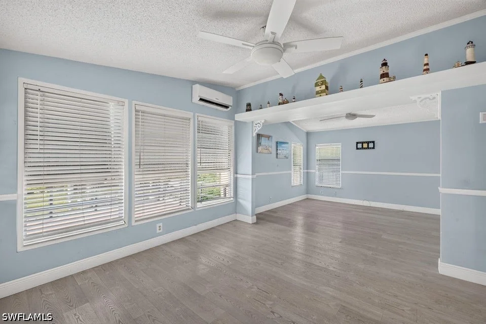 Photo of 656 Palm Avenue