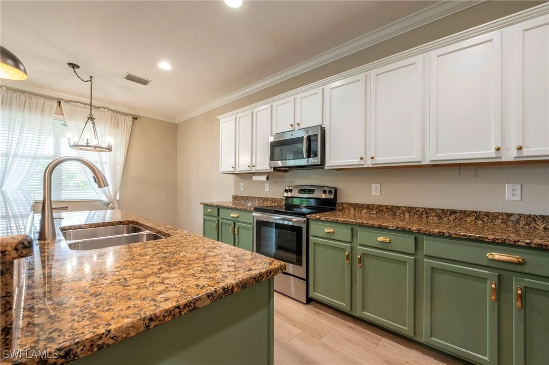 Photo of 2470 Heydon Circle E