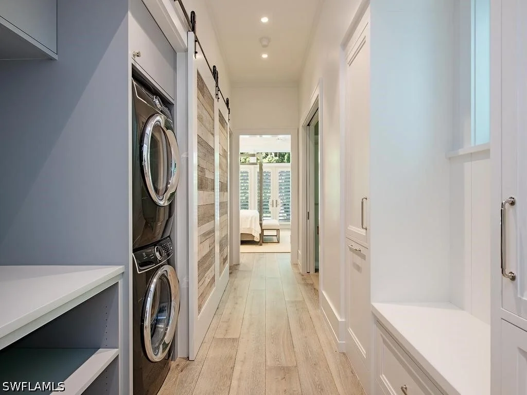 Photo of 225 4th Avenue N