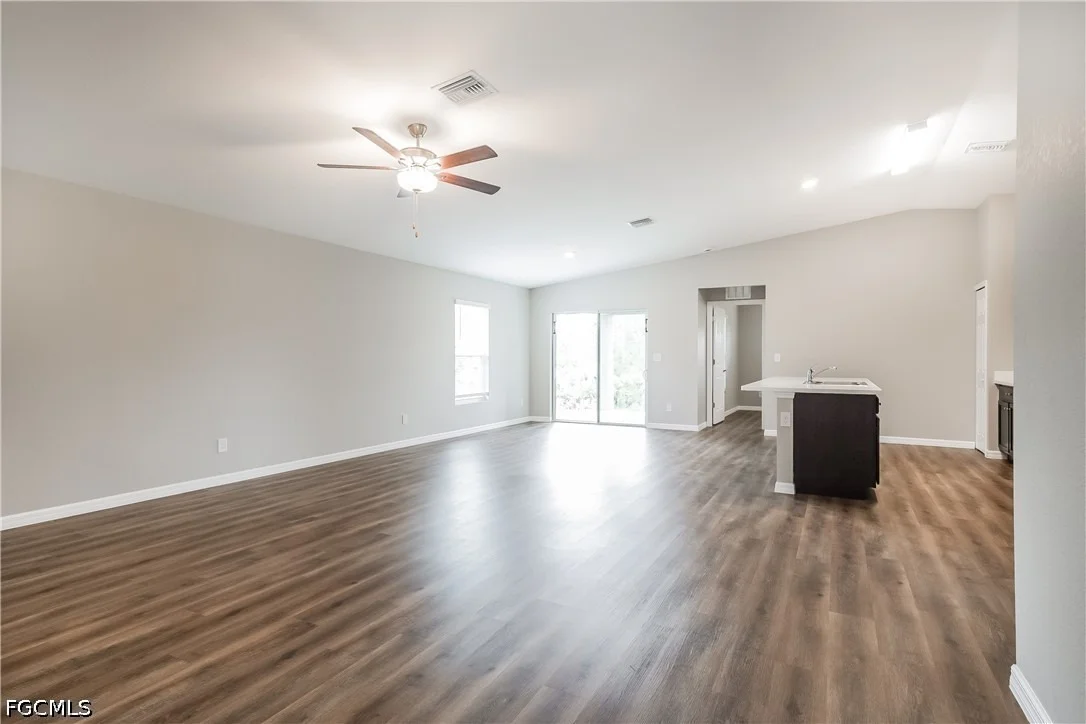 Photo of 856 Anchor Street E