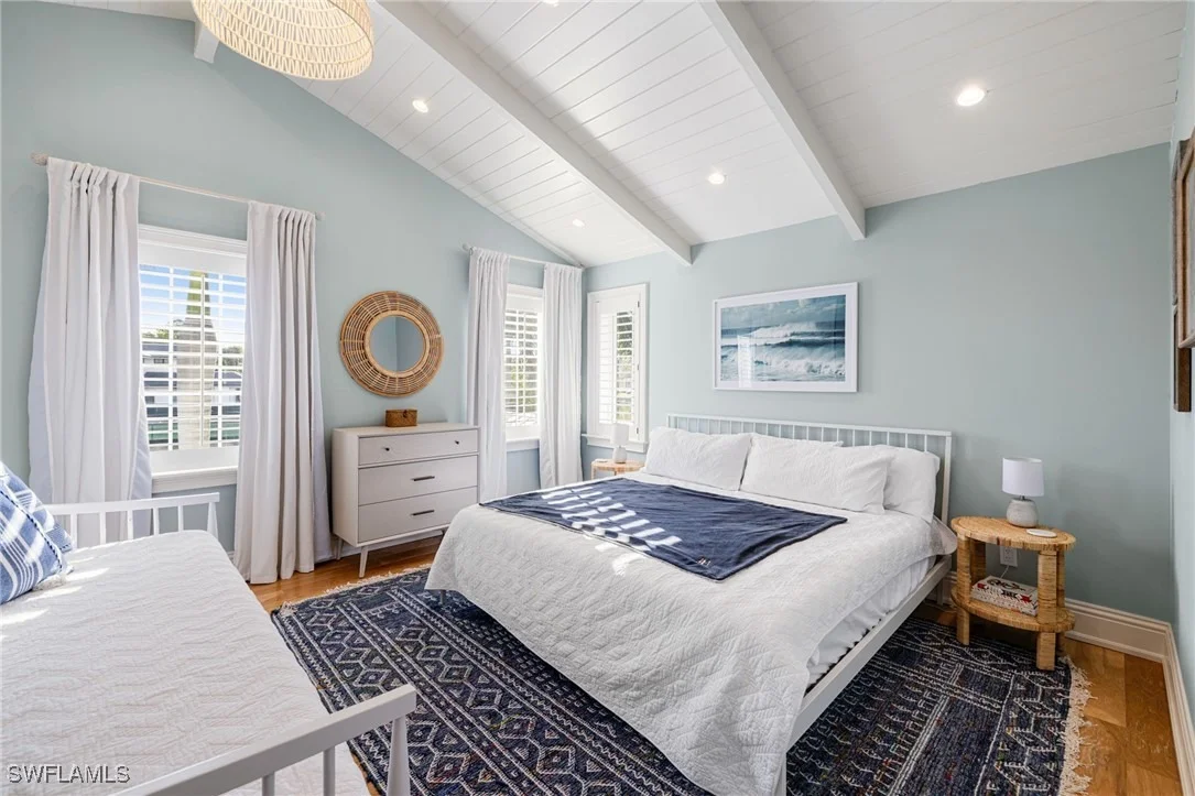 Photo of 572 7th Avenue N