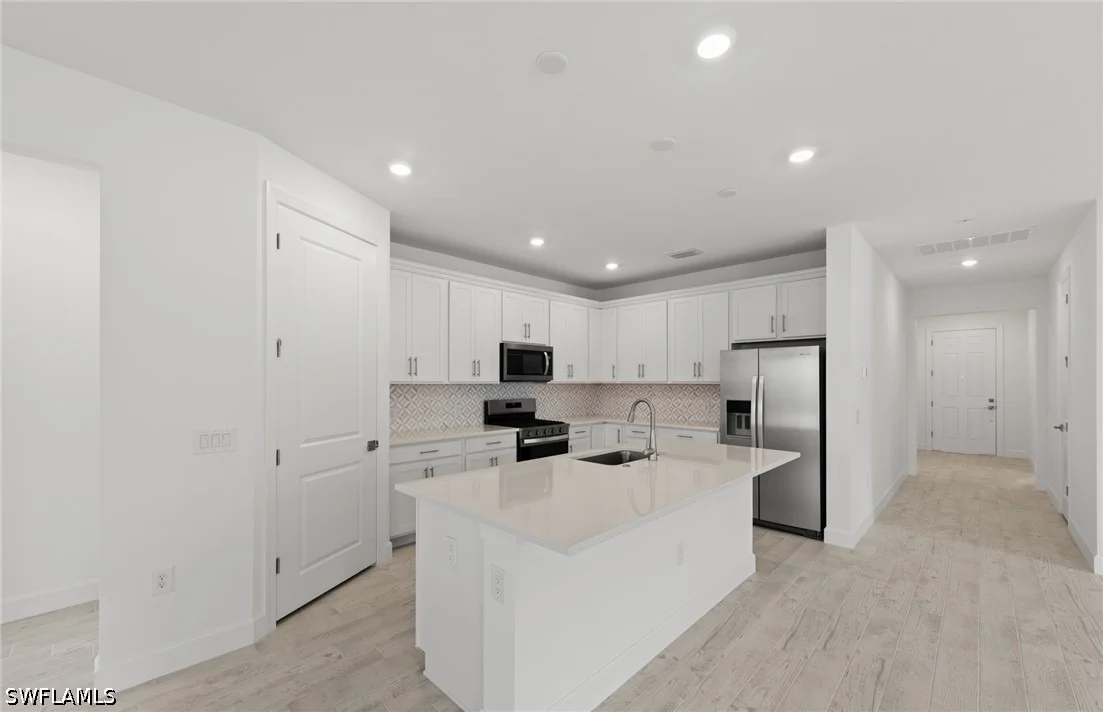 Photo of 2072 Freemont Way