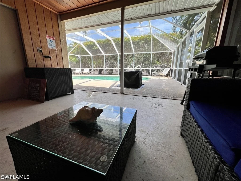 Photo of 690 95th Avenue N