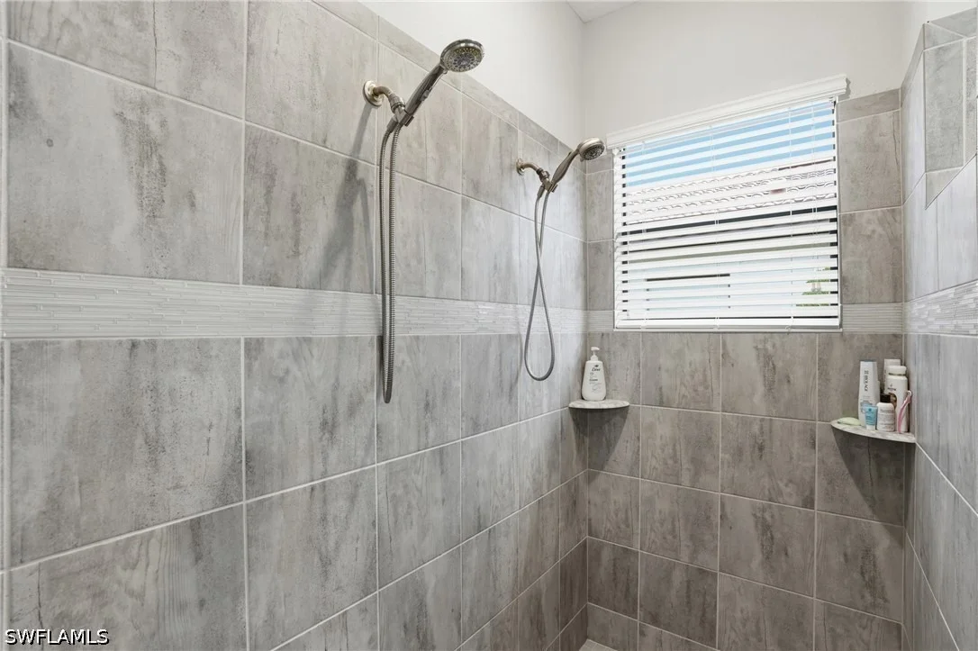 Photo of 2327 Somerset Place
