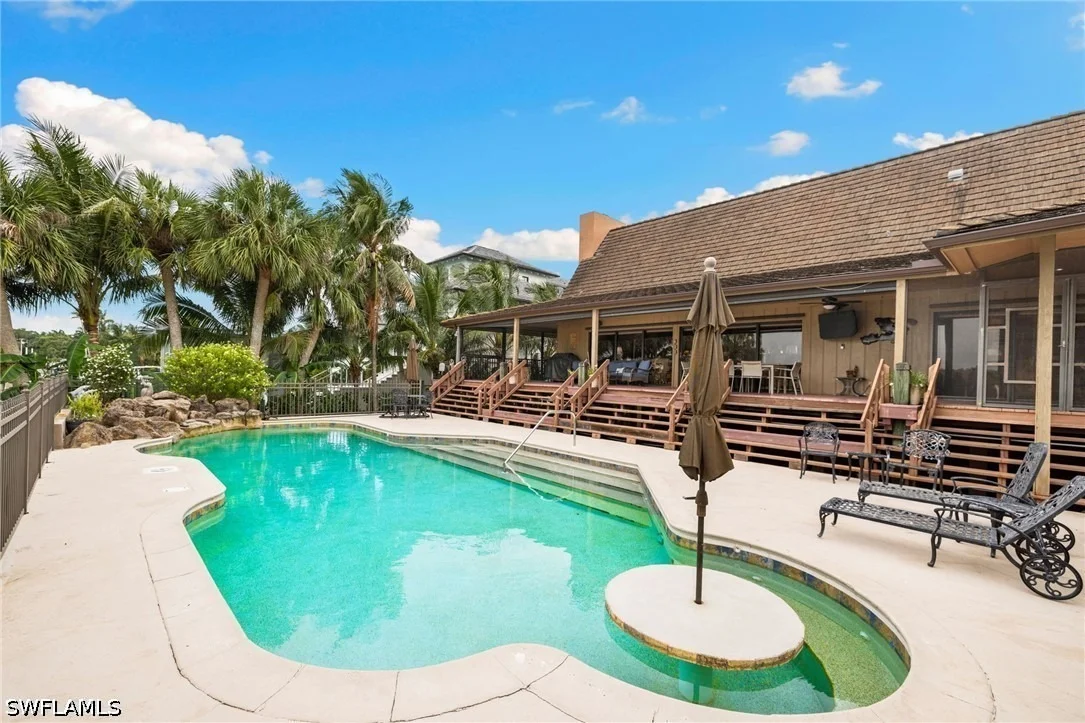 Photo of 3695 Gordon Drive