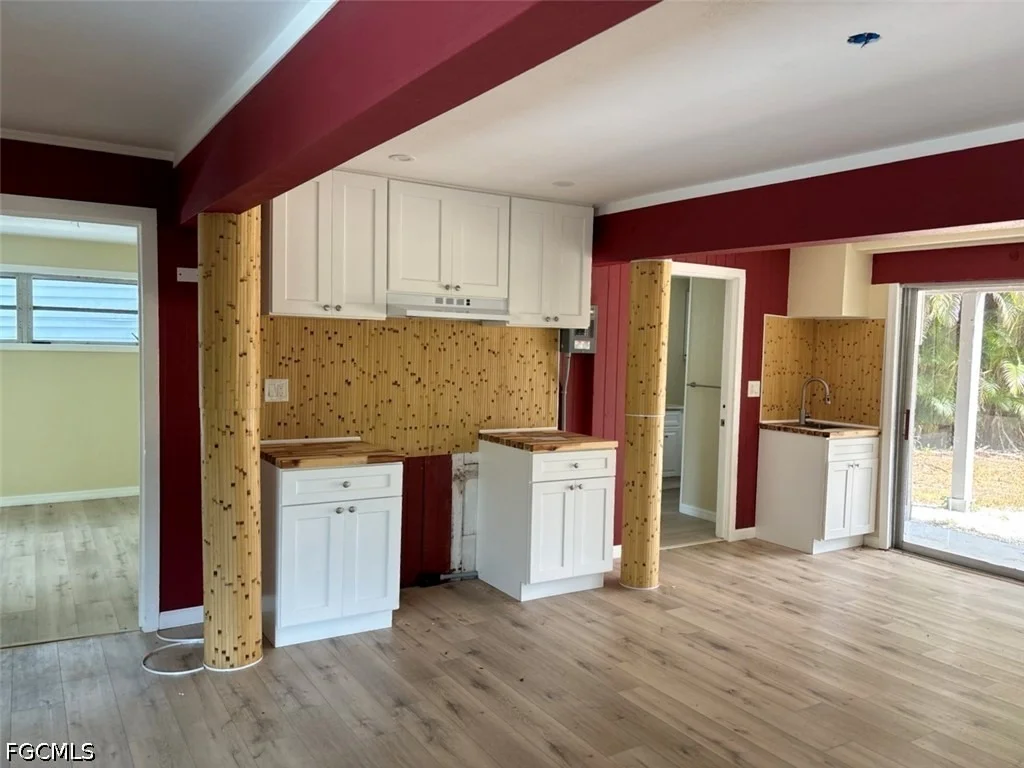 Photo of 10925 Russell Road