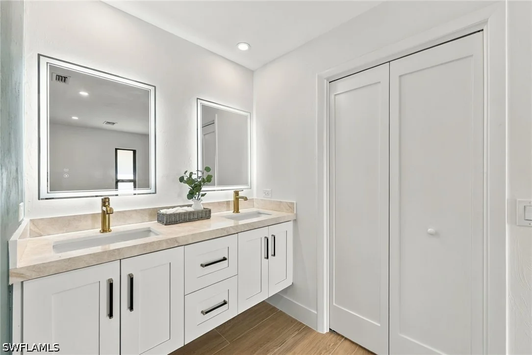 Photo of 2353 Abbey Court