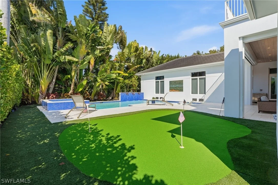 Photo of 725 Harbour Drive