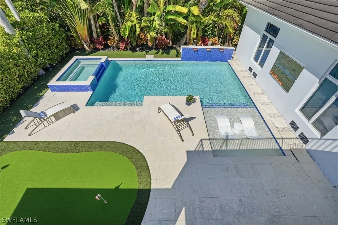 Photo of 725 Harbour Drive