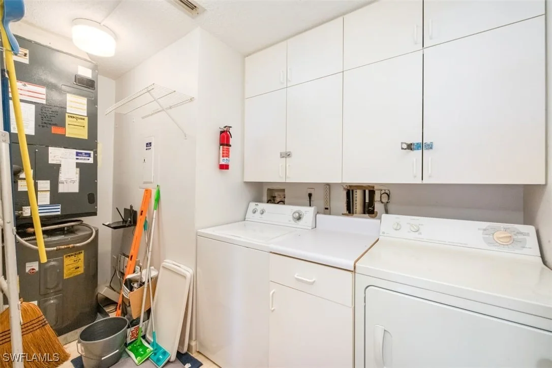 Photo of Unit B306 at 5965 Bloomfield Circle