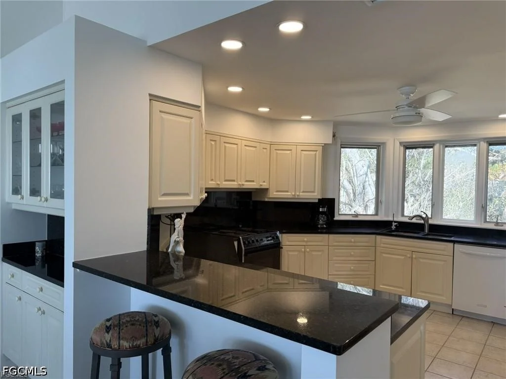 Photo of 484 Gulf Bend Drive
