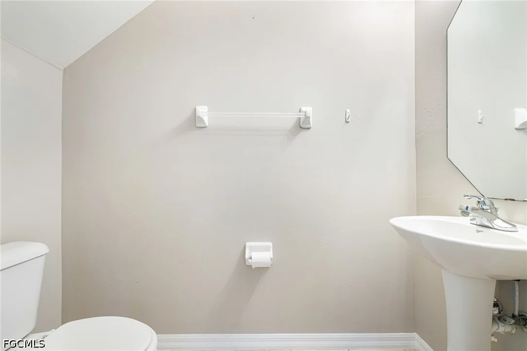 Photo of Unit 5 at 9812 Foxhall Way