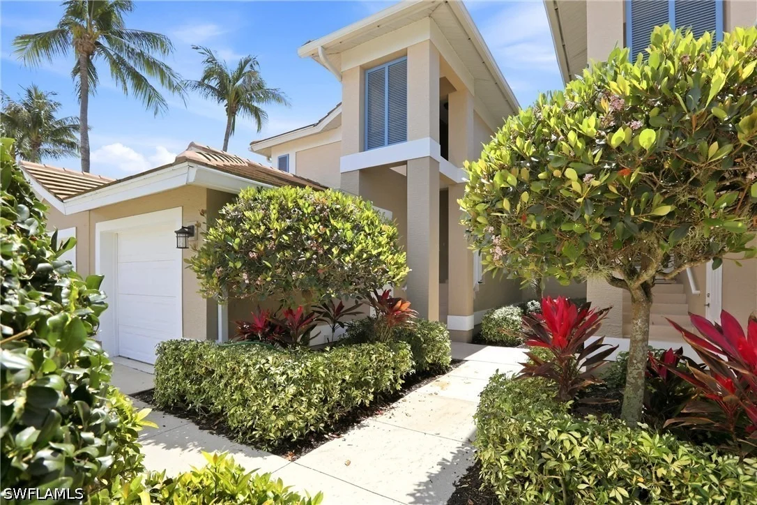 Photo of Unit 201 at 817 Carrick Bend Circle