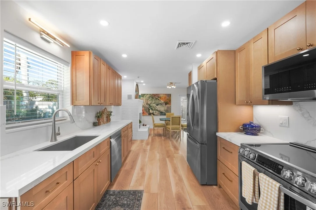 Photo of 2855 10th Street N