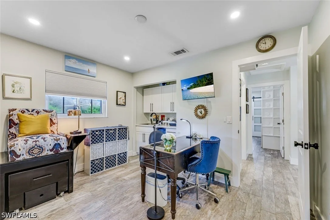 Photo of 2385 Sunset Avenue