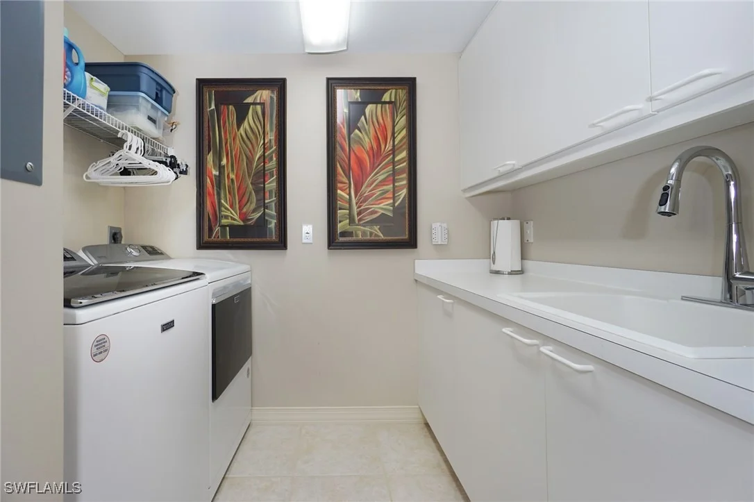 Photo of Unit B803 at 435 Dockside Drive