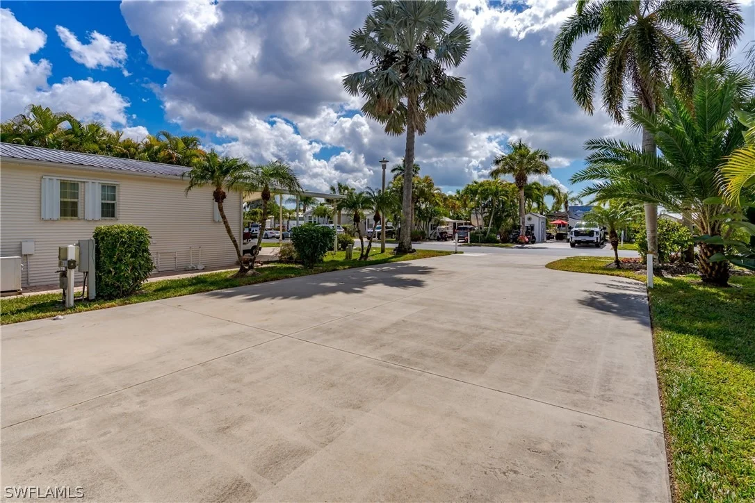 Photo of 1076 Diamond Lake Circle