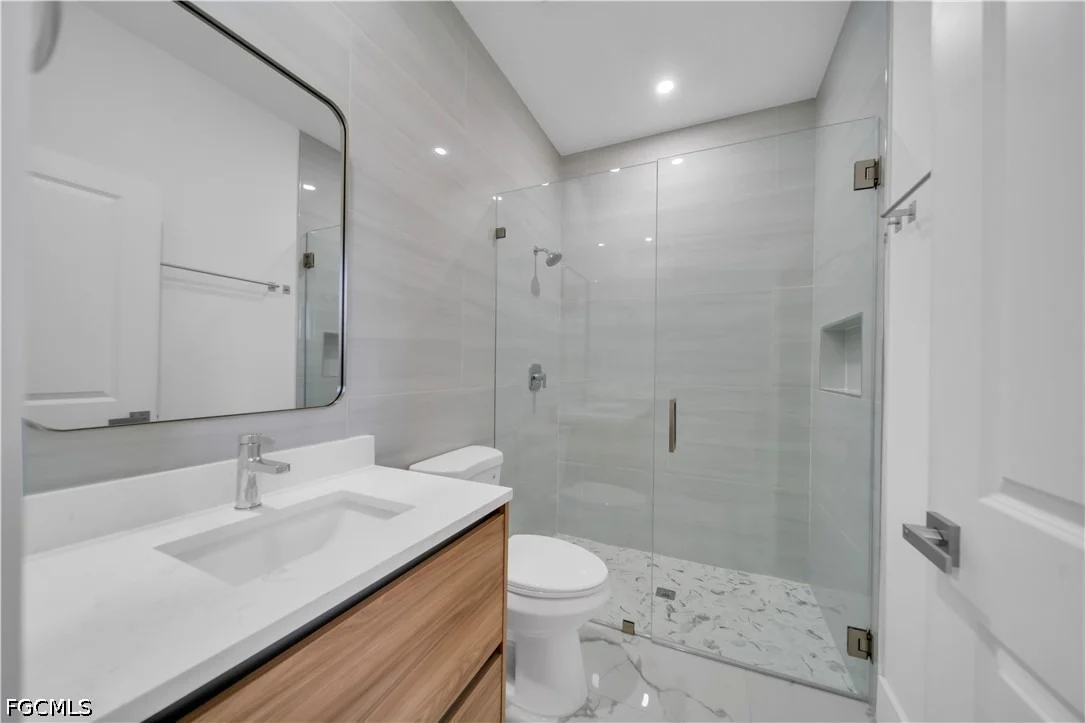 Photo of 435 Petite Avenue