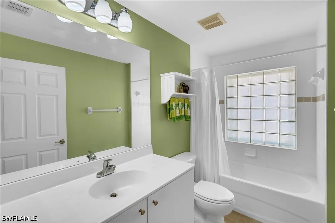 Photo of 8832 Cascades Isle Boulevard