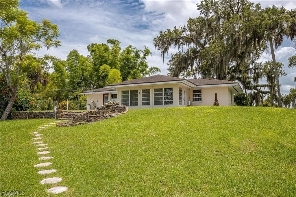 Photo of 2030 Fort Denaud Road