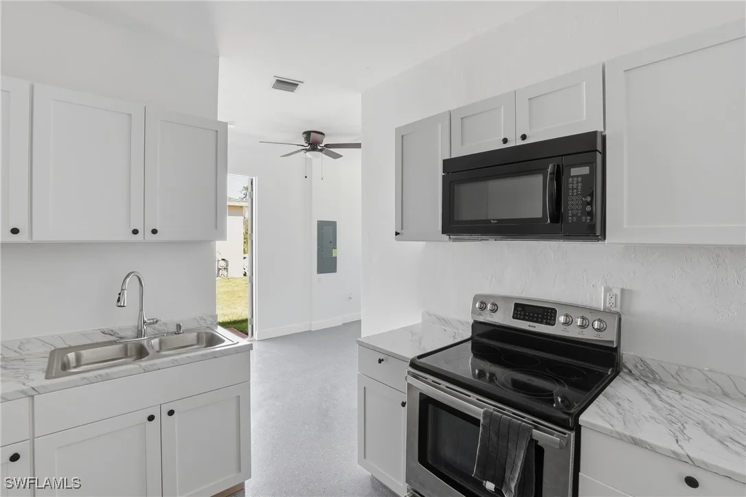 Photo of 2167 Della Drive