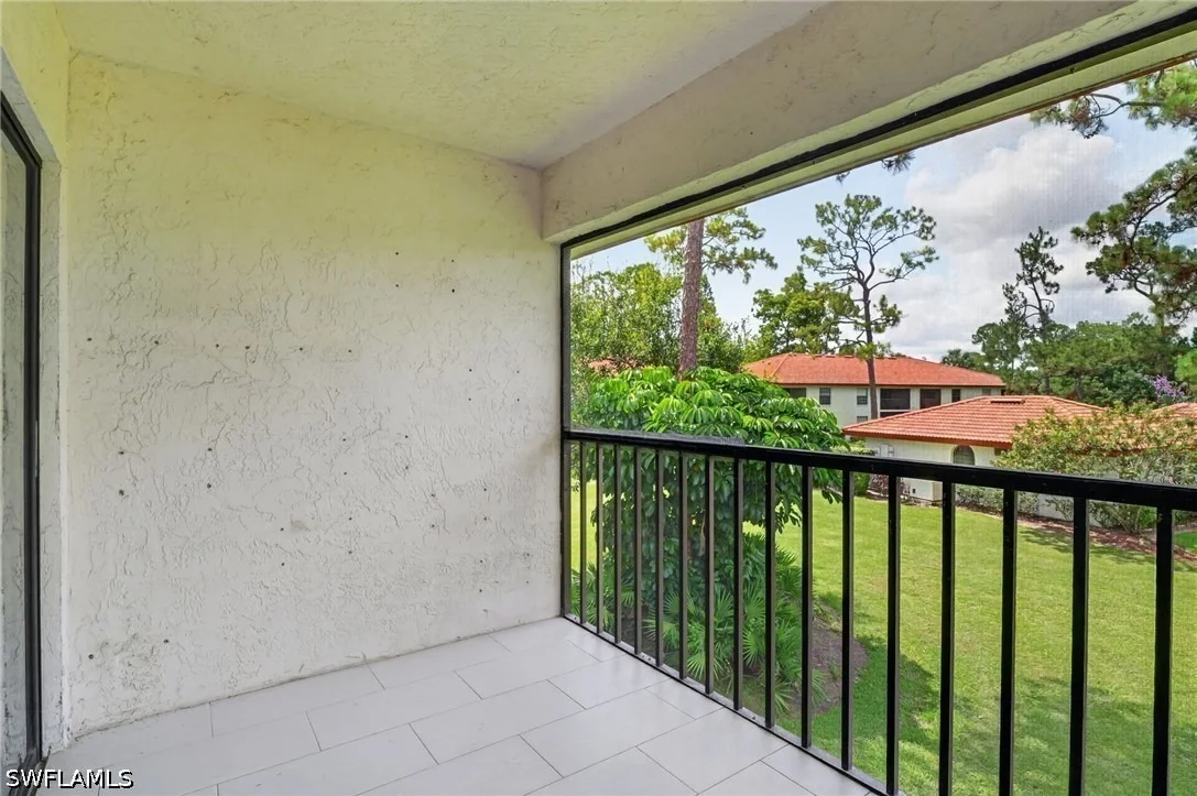 Photo of Unit 7 at 909 Augusta Boulevard