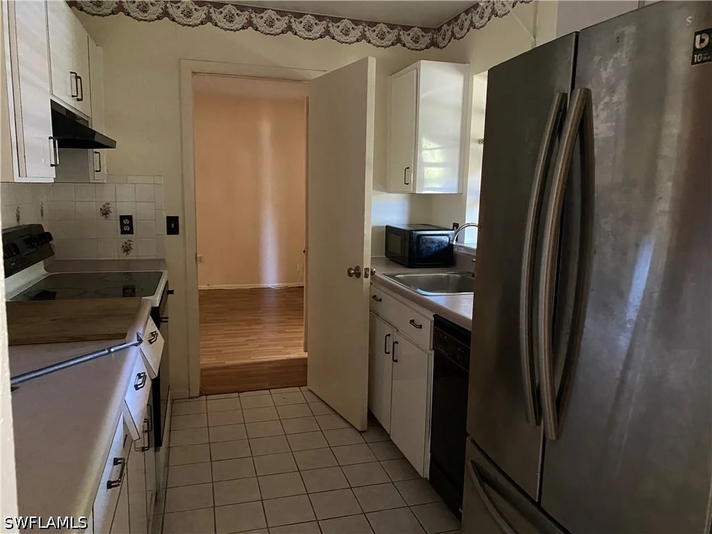 Photo of 4014 N Edgewater Circle