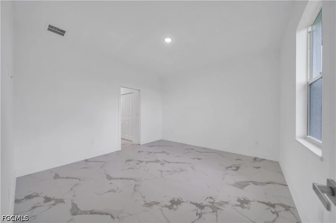 Photo of 435 Petite Avenue