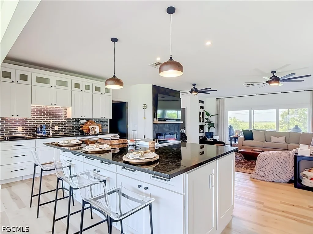 Photo of 2795 River Road
