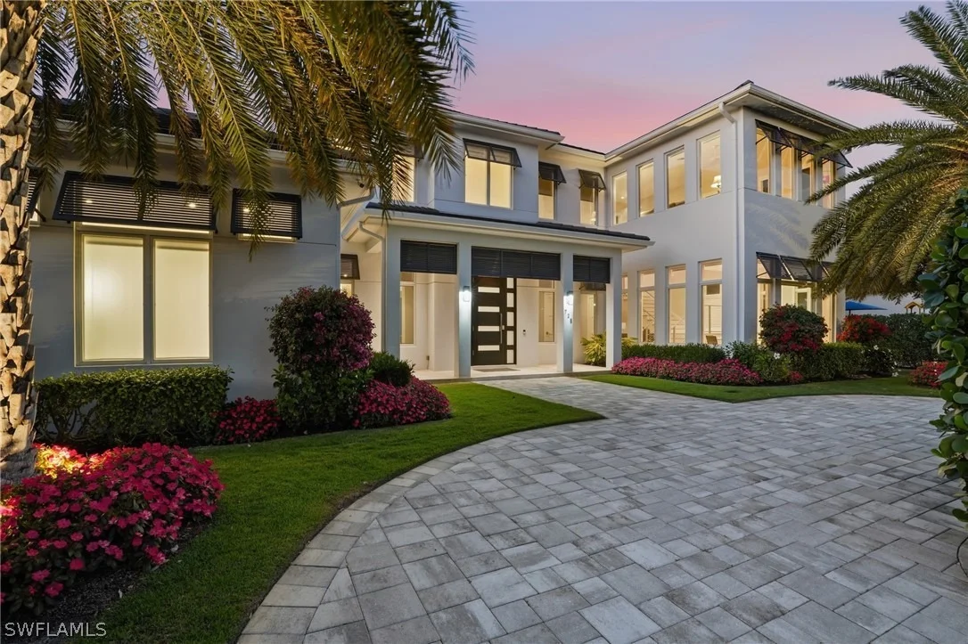 Photo of 725 Harbour Drive